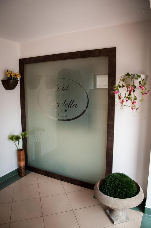 Hotel Citadella Bucarest Extérieur photo